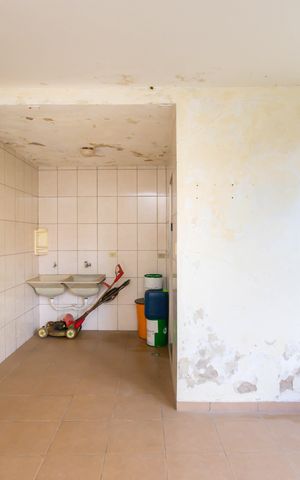 Casa à venda com 400m², 6 quartos e 11 vagas Casa à venda com 400m², 6 quartos e 11 vagasÁrea de Serviço