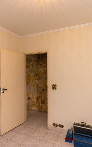 Casa à venda com 400m², 6 quartos e 11 vagas Casa à venda com 400m², 6 quartos e 11 vagasQuarto 2