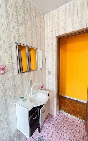 Casa à venda com 300m², 4 quartos e 2 vagasBanheiro