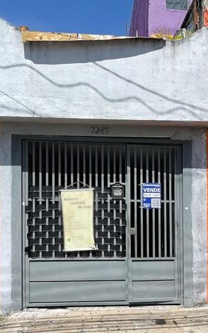 Casa à venda com 66m², 2 quartos e 1 vagaFachada e placa