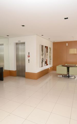 Apartamento à venda com 93m², 2 quartos e 2 vagasHall social