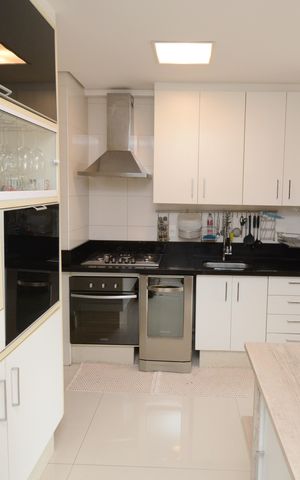 Apartamento à venda com 93m², 2 quartos e 2 vagasCozinha