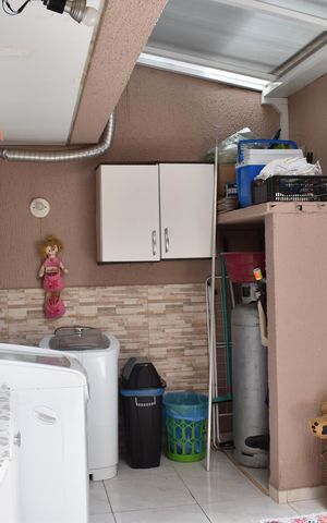 Casa de condomínio à venda com 110m², 3 quartos e 2 vagasÁrea de Serviço
