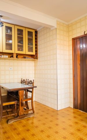 Casa à venda com 225m², 3 quartos e 6 vagas Casa à venda com 225m², 3 quartos e 6 vagasCozinha (Casa 1)