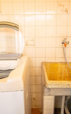 Casa à venda com 225m², 3 quartos e 6 vagas Casa à venda com 225m², 3 quartos e 6 vagasÁrea de Serviço (Casa 1)