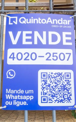 Casa à venda com 225m², 3 quartos e 6 vagas Casa à venda com 225m², 3 quartos e 6 vagasPlaca