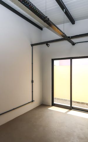 Casa de condomínio à venda com 180m², 5 quartos e 3 vagas Casa de condomínio à venda com 180m², 5 quartos e 3 vagasCasa 3 - Quarto