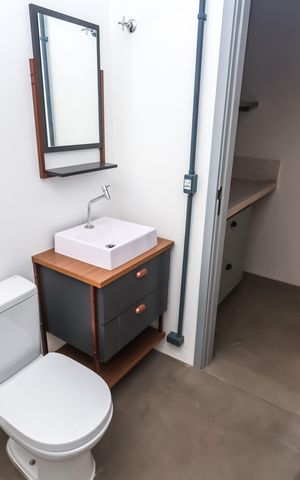 Casa de condomínio à venda com 180m², 5 quartos e 3 vagas Casa de condomínio à venda com 180m², 5 quartos e 3 vagasCasa 4 - Banheiro
