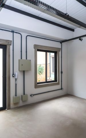 Casa de condomínio à venda com 180m², 5 quartos e 3 vagas Casa de condomínio à venda com 180m², 5 quartos e 3 vagasCasa 3 - Sala