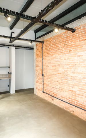 Casa de condomínio à venda com 180m², 5 quartos e 3 vagas Casa de condomínio à venda com 180m², 5 quartos e 3 vagasCasa 1 - Sala e Cozinha