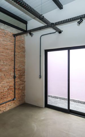 Casa de condomínio à venda com 180m², 5 quartos e 3 vagas Casa de condomínio à venda com 180m², 5 quartos e 3 vagasCasa 2 - Quarto