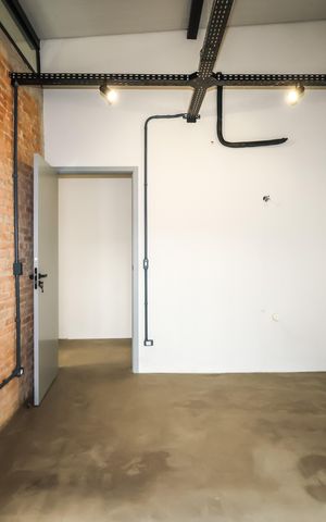 Casa de condomínio à venda com 180m², 5 quartos e 3 vagas Casa de condomínio à venda com 180m², 5 quartos e 3 vagasCasa 1 - Quarto