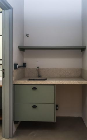 Casa de condomínio à venda com 180m², 5 quartos e 3 vagas Casa de condomínio à venda com 180m², 5 quartos e 3 vagasCasa 4 - Quarto e cozinha