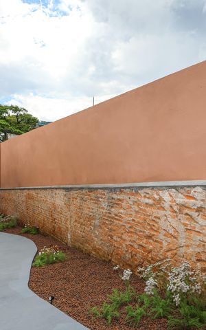 Casa de condomínio à venda com 180m², 5 quartos e 3 vagas Casa de condomínio à venda com 180m², 5 quartos e 3 vagasÁrea interna