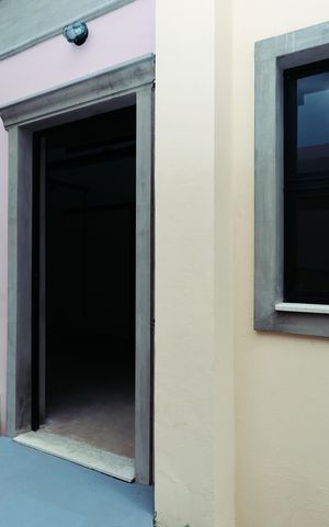 Casa de condomínio à venda com 180m², 5 quartos e 3 vagas Casa de condomínio à venda com 180m², 5 quartos e 3 vagasCasa 3 - Fachada