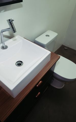 Casa de condomínio à venda com 180m², 5 quartos e 3 vagas Casa de condomínio à venda com 180m², 5 quartos e 3 vagasCasa 1 - Banheiro