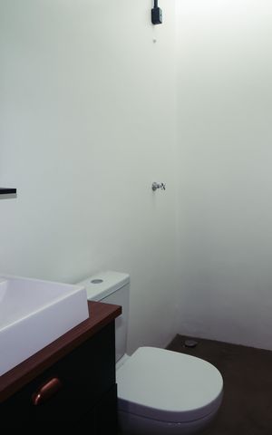 Casa de condomínio à venda com 180m², 5 quartos e 3 vagas Casa de condomínio à venda com 180m², 5 quartos e 3 vagasCasa 1 - Banheiro