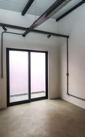 Casa de condomínio à venda com 180m², 5 quartos e 3 vagas Casa de condomínio à venda com 180m², 5 quartos e 3 vagasCasa 2 - Quarto