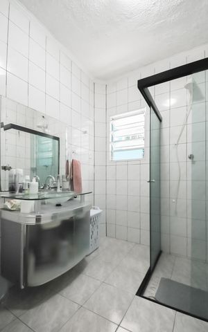 Casa à venda com 233m², 3 quartos e 2 vagasBanheiro Social 2