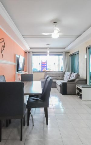 Casa à venda com 233m², 3 quartos e 2 vagasSala