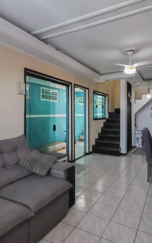 Casa à venda com 233m², 3 quartos e 2 vagasSala