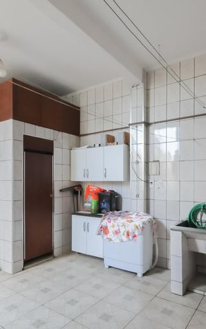 Casa à venda com 233m², 3 quartos e 2 vagasÁrea de Serviço