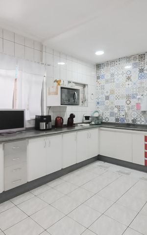 Casa à venda com 233m², 3 quartos e 2 vagasCozinha - Armários