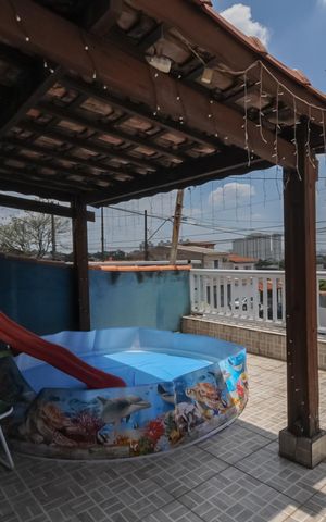 Casa à venda com 233m², 3 quartos e 2 vagasQuintal - frente da casa