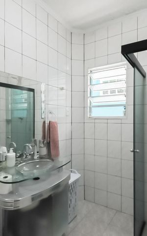 Casa à venda com 233m², 3 quartos e 2 vagasBanheiro Social 2