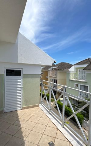Casa de condomínio à venda com 200m², 4 quartos e 2 vagas Casa de condomínio à venda com 200m², 4 quartos e 2 vagasSuíte 3 - Varanda