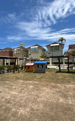 Casa de condomínio à venda com 200m², 4 quartos e 2 vagas Casa de condomínio à venda com 200m², 4 quartos e 2 vagasÁrea comum