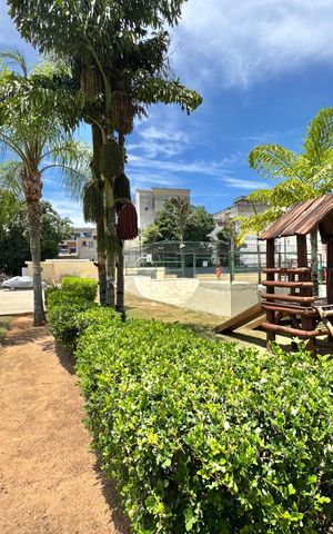 Casa de condomínio à venda com 200m², 4 quartos e 2 vagas Casa de condomínio à venda com 200m², 4 quartos e 2 vagasÁrea comum