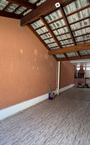 Casa de condomínio à venda com 200m², 4 quartos e 2 vagas Casa de condomínio à venda com 200m², 4 quartos e 2 vagasGaragem