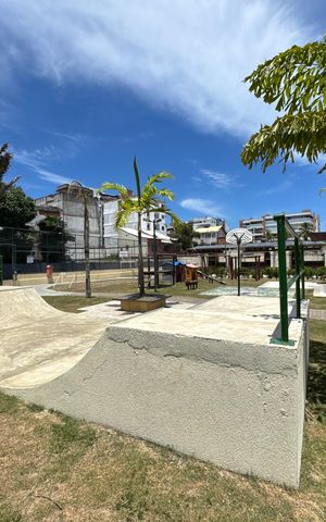 Casa de condomínio à venda com 200m², 4 quartos e 2 vagas Casa de condomínio à venda com 200m², 4 quartos e 2 vagasÁrea comum