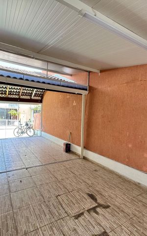 Casa de condomínio à venda com 200m², 4 quartos e 2 vagas Casa de condomínio à venda com 200m², 4 quartos e 2 vagasGaragem