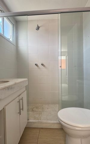 Casa de condomínio à venda com 200m², 4 quartos e 2 vagas Casa de condomínio à venda com 200m², 4 quartos e 2 vagasSuíte 2 - Banheiro