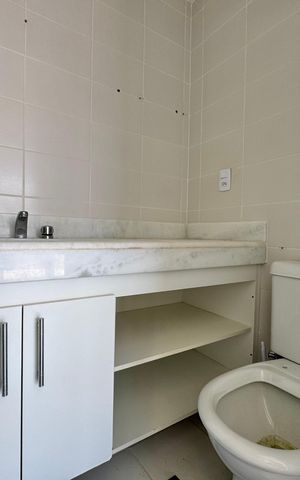 Casa de condomínio à venda com 200m², 4 quartos e 2 vagas Casa de condomínio à venda com 200m², 4 quartos e 2 vagasSuíte 3 - Banheiro