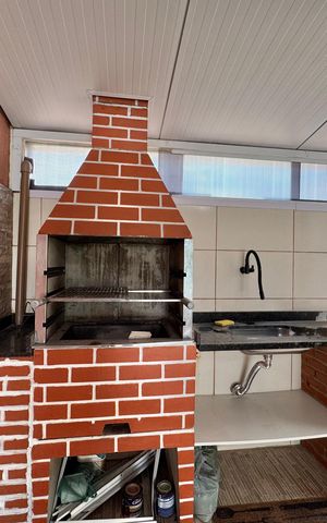 Casa de condomínio à venda com 200m², 4 quartos e 2 vagas Casa de condomínio à venda com 200m², 4 quartos e 2 vagasÁrea Gourmet