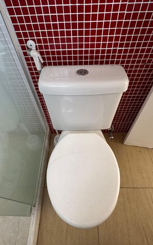 Casa de condomínio à venda com 200m², 4 quartos e 2 vagas Casa de condomínio à venda com 200m², 4 quartos e 2 vagasSuíte 2 - Banheiro