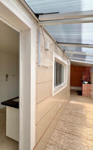 Casa de condomínio à venda com 200m², 4 quartos e 2 vagas Casa de condomínio à venda com 200m², 4 quartos e 2 vagasÁrea de Serviço