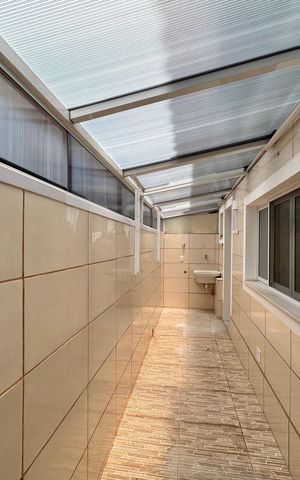 Casa de condomínio à venda com 200m², 4 quartos e 2 vagas Casa de condomínio à venda com 200m², 4 quartos e 2 vagasÁrea de Serviço