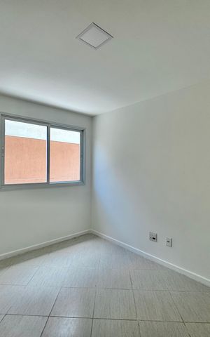 Casa de condomínio à venda com 200m², 4 quartos e 2 vagas Casa de condomínio à venda com 200m², 4 quartos e 2 vagasQuarto