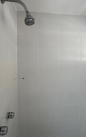 Casa de condomínio à venda com 200m², 4 quartos e 2 vagas Casa de condomínio à venda com 200m², 4 quartos e 2 vagasSuíte 3 - Banheiro