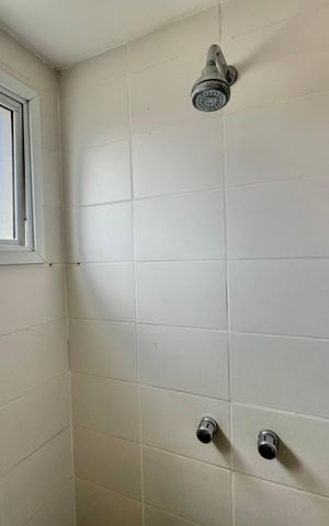 Casa de condomínio à venda com 200m², 4 quartos e 2 vagas Casa de condomínio à venda com 200m², 4 quartos e 2 vagasSuíte 2 - Banheiro