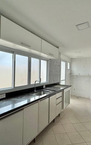 Casa de condomínio à venda com 200m², 4 quartos e 2 vagas Casa de condomínio à venda com 200m², 4 quartos e 2 vagasCozinha