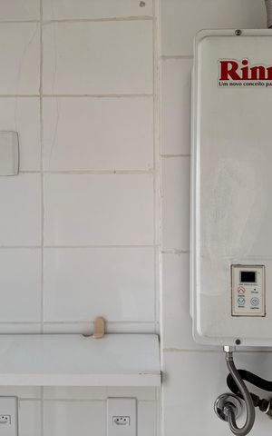 Casa de condomínio à venda com 200m², 4 quartos e 2 vagas Casa de condomínio à venda com 200m², 4 quartos e 2 vagasÁrea de Serviço