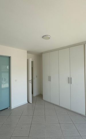 Casa de condomínio à venda com 200m², 4 quartos e 2 vagas Casa de condomínio à venda com 200m², 4 quartos e 2 vagasSuíte 3