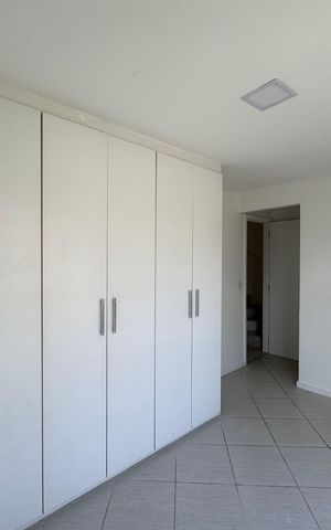 Casa de condomínio à venda com 200m², 4 quartos e 2 vagas Casa de condomínio à venda com 200m², 4 quartos e 2 vagasSuíte 1