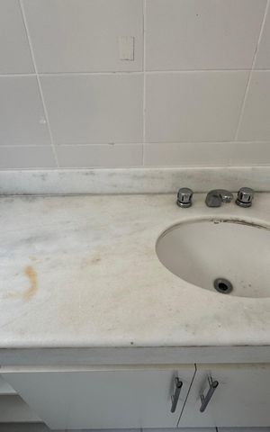 Casa de condomínio à venda com 200m², 4 quartos e 2 vagas Casa de condomínio à venda com 200m², 4 quartos e 2 vagasSuíte 1 - Banheiro