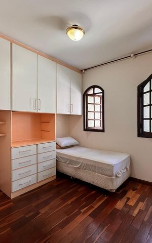 Casa para alugar com 350m², 3 quartos e 3 vagas Casa para alugar com 350m², 3 quartos e 3 vagasQuarto 1